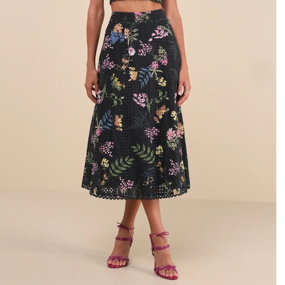 NWT Lulus Sweet At Heart Floral Embroidered Midi Skirt Black Small Eyelet - Picture 1 of 16